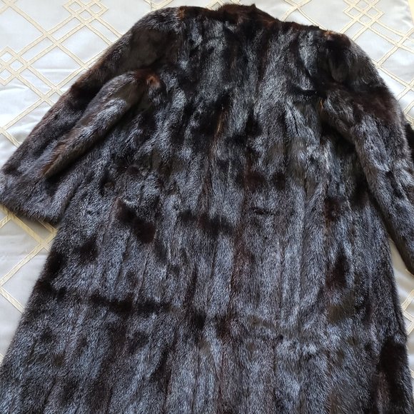 Fur Coat - Picture 6 of 8
